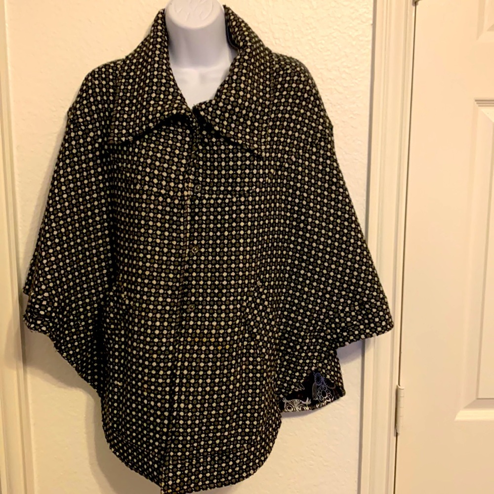 Steve Madden Lined Cape with Snaps Sz S/M